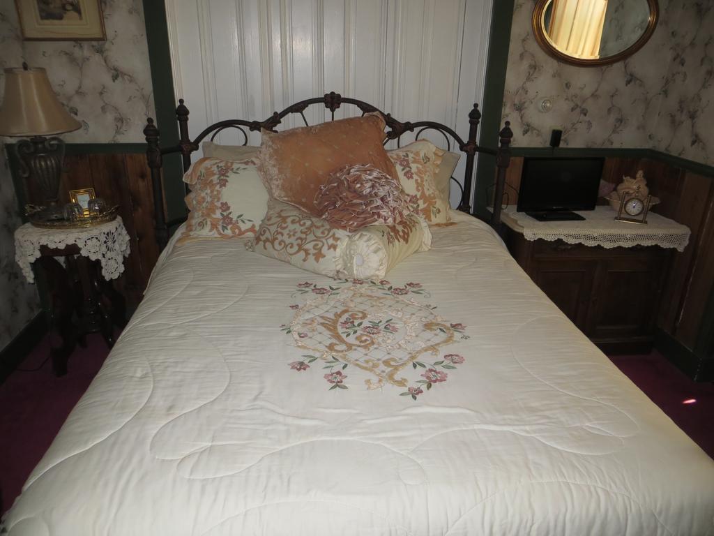 Edith Palmer'S Country Inn, Historical Bed & Breakfast Virginia City Buitenkant foto