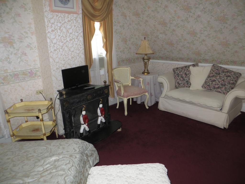 Edith Palmer'S Country Inn, Historical Bed & Breakfast Virginia City Buitenkant foto