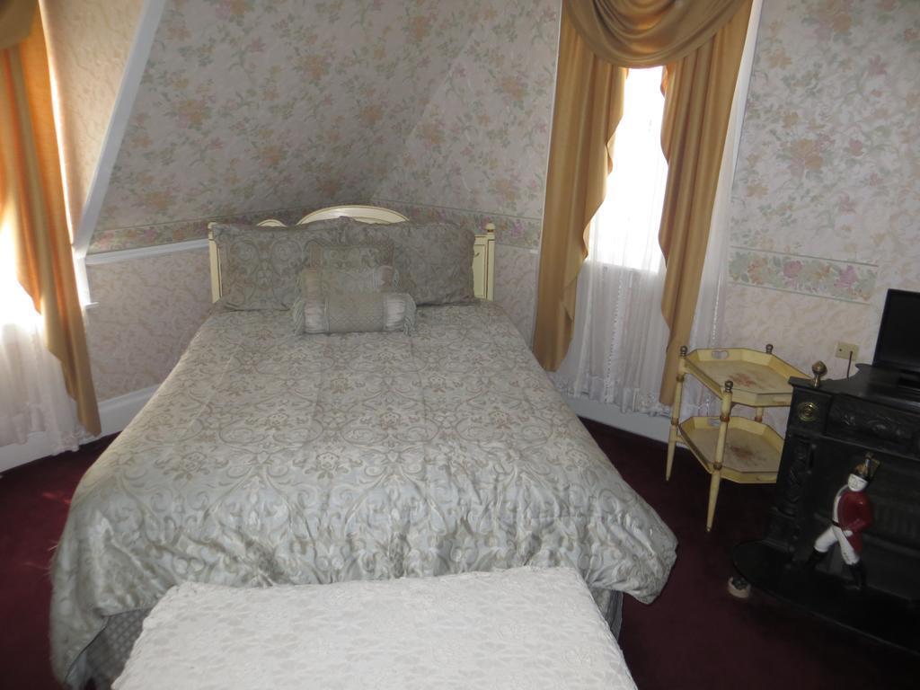 Edith Palmer'S Country Inn, Historical Bed & Breakfast Virginia City Buitenkant foto
