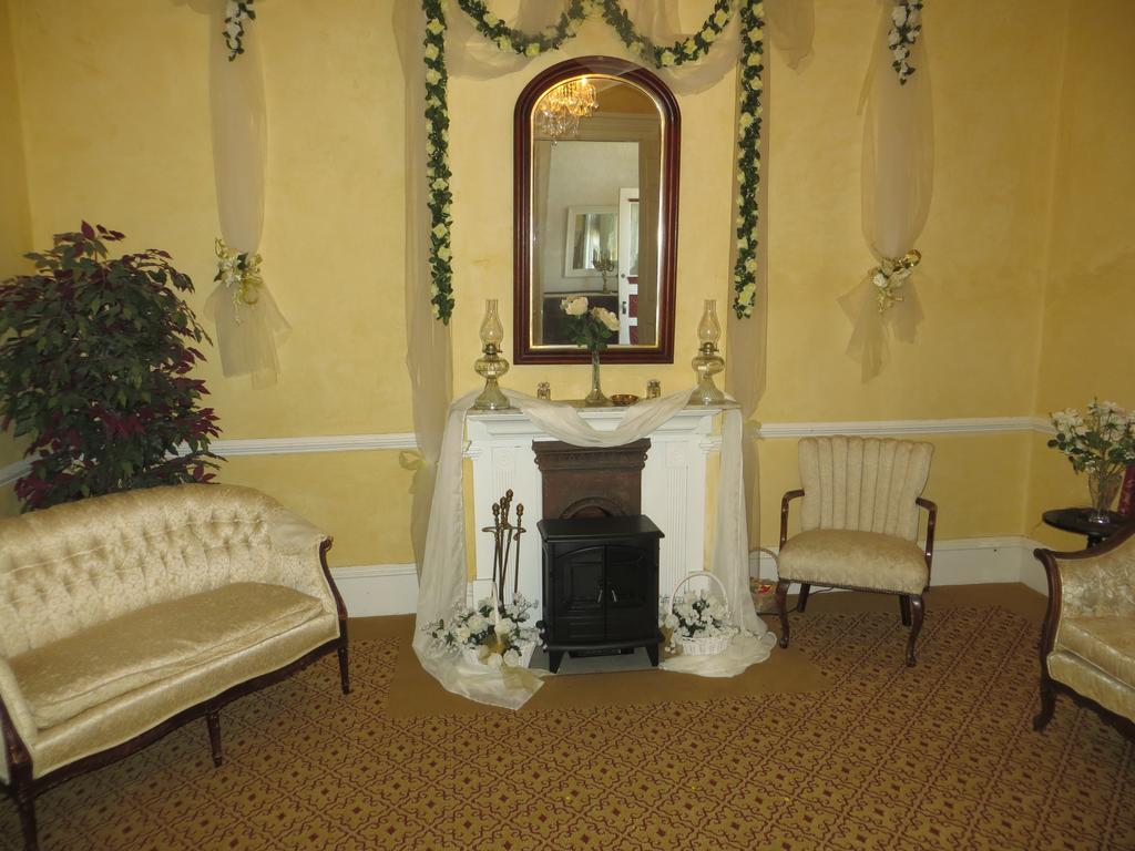 Edith Palmer'S Country Inn, Historical Bed & Breakfast Virginia City Buitenkant foto